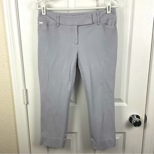 Pre-Owned White House Black Market Women’s Light Gray Crop Leg Pants, Size 4